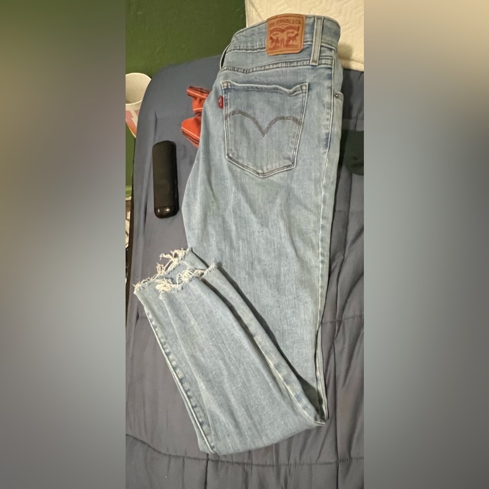 Levi’s 711 skinny ankle lightly worn
